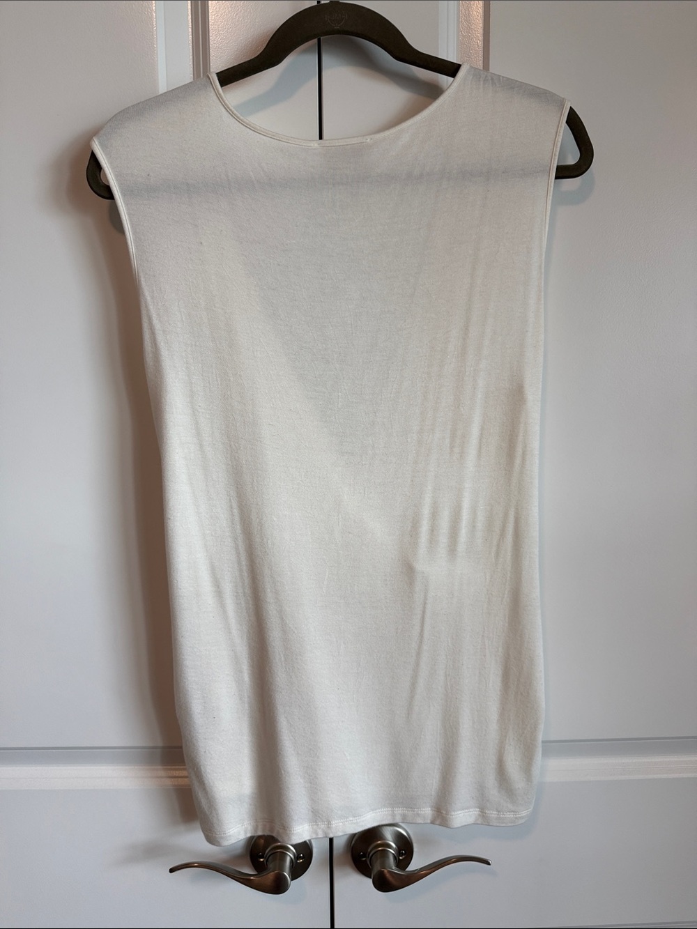 Laundry By Shelli Segal Ivory Draped Sleeveless Wrap Tank - Picture 2 of 7